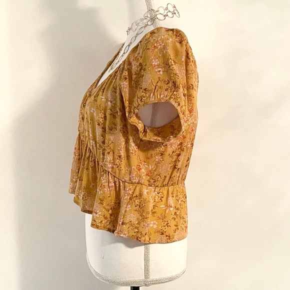 NWT Pink Rose Floral Smocked Short Sleeve Blouse - Picture 8 of 8